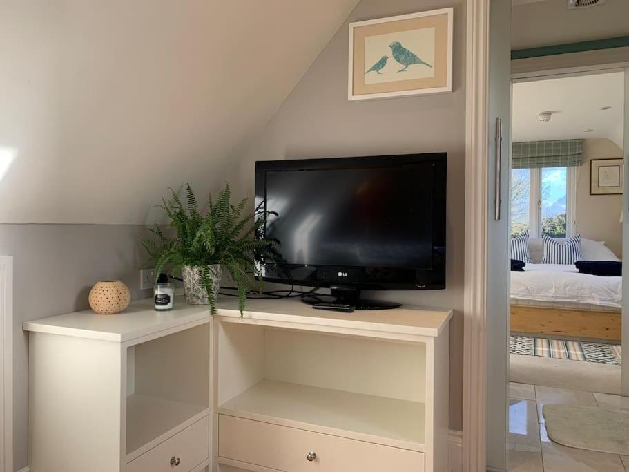 Annexe Near Malmesbury / Tetbury Apartamento Hankerton Exterior foto