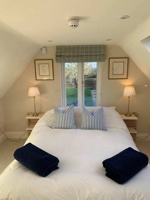 Annexe Near Malmesbury / Tetbury Apartamento Hankerton Exterior foto