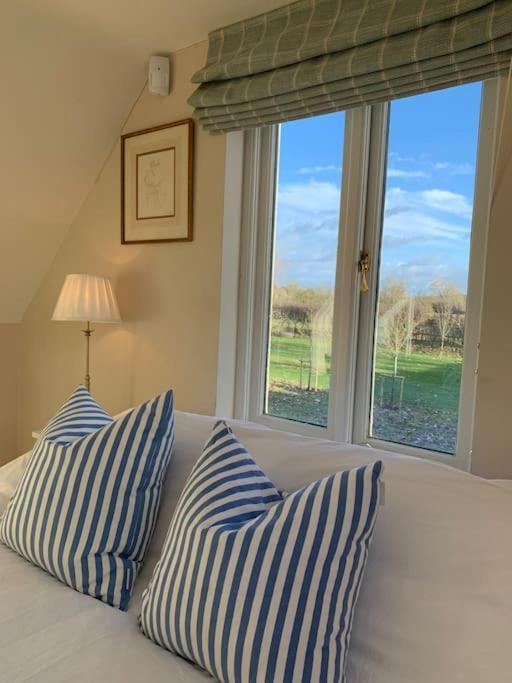 Annexe Near Malmesbury / Tetbury Apartamento Hankerton Exterior foto